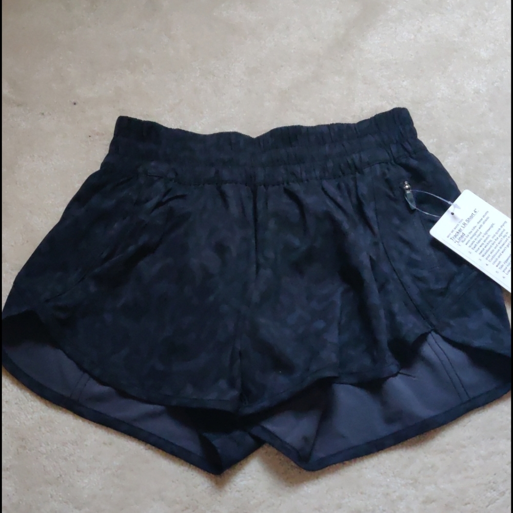 Lululemon sz 6 tracker shorts